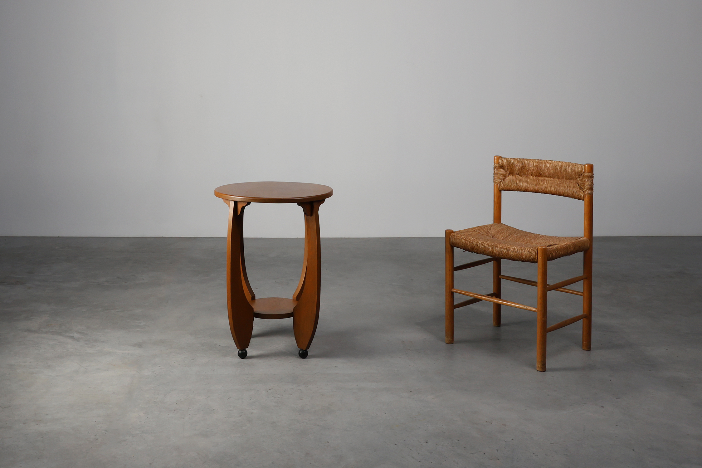 Amsterdamse School Oak round Side Table, The Netherlands, ca. 1920thumbnail